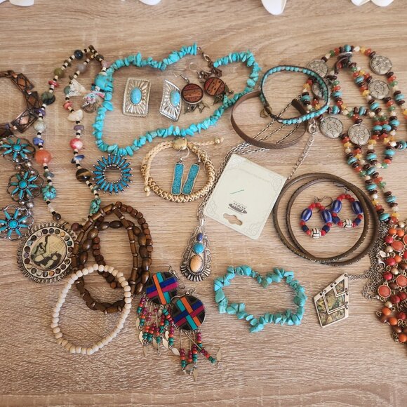Southwestern Native American Style Boho Beaded Faux Turquoise Jewelry Lot 23pc - Picture 1 of 7